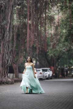 Esha Chawla Photos: 'ప్రేమకావాలి' అంటూ వచ్చిన ఈ ఢిల్లీ బ్యూటీపై టాలీవుడ్ ప్రేమ చూపించలేదా