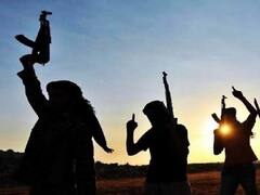 Jammu-Kashmir सरकार ने कथित आतंकी लिंक के लिए समाप्त की 3 कर्मचारियों की सेवाएं 