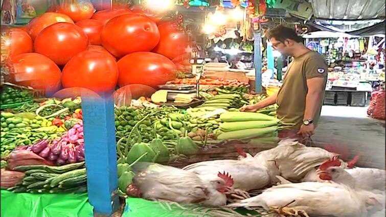 Price Hike: Kolkata chicken and vegetables price hike Price Hike: পাইকারি বাজারে মুরগির দামে রেকর্ড, দাম বেড়েছে সবজিরও