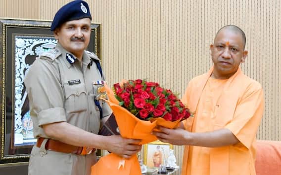 UP News: डीजी इंटेलिजेंस डीएस चौहान ने संभाला डीजीपी का अतिरिक्त कार्यभार, यूपी पुलिस को लेकर दिया ये बड़ा बयान UP News: डीजी इंटेलिजेंस डीएस चौहान ने संभाला डीजीपी का अतिरिक्त कार्यभार, यूपी पुलिस को लेकर दिया ये बड़ा बयान