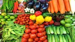 Health Tips : 'या' गोष्टी फळांमध्ये मिसळून कधीच खाऊ नका; होईल विषबाधा