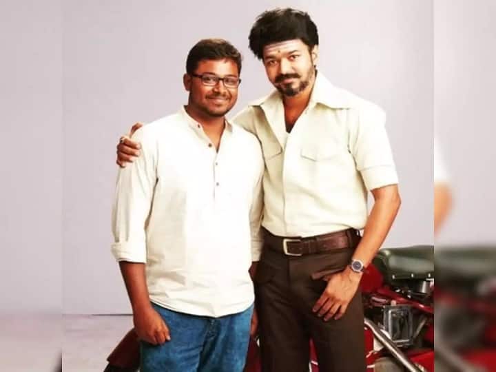 cibi chakravarthy: விஜய் உடன் கை கோர்க்கும் ‛டான்’ இயக்குனர்? ஓவர் நைட்டில் பேச வைத்த ‛ஓல்டு’ போட்டோ! don movie director cibi chakravarthy act in mersal movie Photo Goes Viral on social media cibi chakravarthy: விஜய் உடன் கை கோர்க்கும் ‛டான்’ இயக்குனர்? ஓவர் நைட்டில் பேச வைத்த ‛ஓல்டு’ போட்டோ!