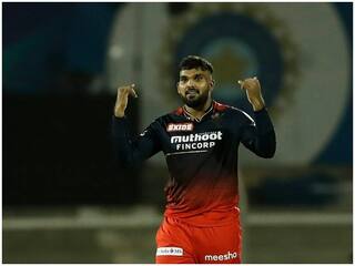 IPL 2022: पर्पल कैप की रेस में टॉप पर पहुंचे हसरंगा, जानें टॉप 5 में कौन कौन है शामिल