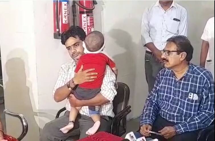 Successful cataract surgery on two and a half year old child by Surat Civil Doctors સુરત સિવિલના ડોક્ટરોએ અઢી વર્ષના બાળકના મોતિયાની કરી સફળ સર્જરી,1 લાખ બાળકે એકમાં જોવા મળે છે આ સમસ્યા