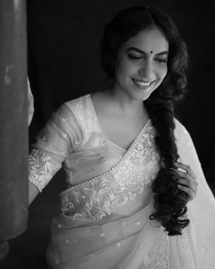 உந்தன் நரம்பும் பச்சை நிறமே! எனக்கு சம்மதம் தருமே! எனக்கு சம்மதம் தருமே! எனக்கு சம்மதம் தருமே!