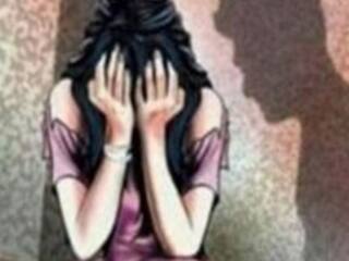 Crime News: રાજ્યની આ હોસ્પિટલના સુપ્રિન્ટેન્ડેન્ટે દીકરીની ઉંમરની મહિલા ડોક્ટર પર ગુજાર્યો બળાત્કાર, લગ્ન બાદ પણ....