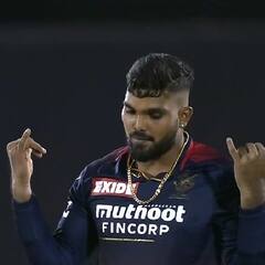 IPL 2022 : हसरंगाने चहलकडून पर्पल कॅप हिसकावली, पाहा टॉप 5 गोलंदाज