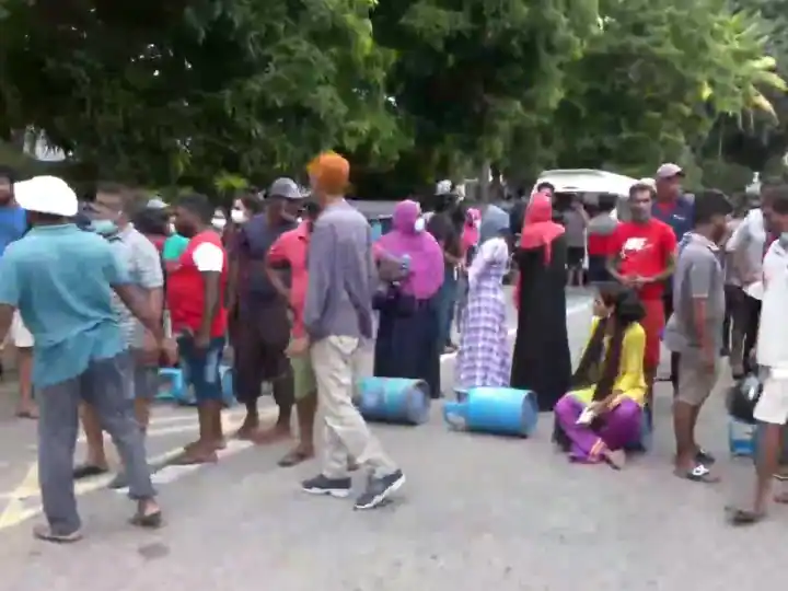 Sri Lanka Food Crisis : ਬੱਚਿਆਂ ਨੂੰ ਪਿਲਾਉਣ ਲਈ ਘਰਾਂ ਵਿੱਚ ਦੁੱਧ ਤੱਕ ਨਹੀਂ, ਸ਼੍ਰੀਲੰਕਾ 'ਚ ਖਾਣ-ਪੀਣ ਦੇ ਪਏ ਲਾਲੇ 