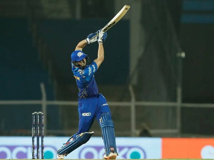 मुंबई इंडियंस के टिम डेविड भी इस लिस्ट में शामिल हो चुके हैं. वह 185.96 के स्ट्राइक रेट से रन बना रहे हैं. टिम ने 6 मैचों की 6 पारियों में 57 गेंद का सामना करते हुए 106 रन बनाए हैं. (फोटो सोर्स: iplt20.com)