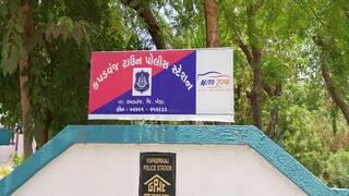 Kheda : એક તરફી પ્રેમમાં પાગલ યુવક અને તેના પરિવારના ત્રાંસ અને લગ્નની ધમકીથી 17 વર્ષીય યુવતીએ કરી આત્મહત્યા