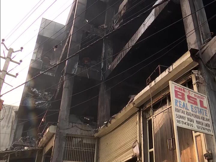 Delhi Fire Tragedy: 27 Dead As NDRF Continues Rescue Ops. Building Owner Remains Absconding Delhi Fire Tragedy: 27 Dead As NDRF Continues Rescue Ops. Building Owner Remains Absconding
