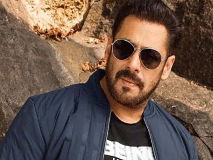 Salman Khan reveals look as starts shooting for his next film, difficult to identify him Salman Khan Look: सलमान खान की अगली फिल्म से सामने आया उनका खूंखार लुक, लंबे बाल और चेहरे पर दिखा तेज गुस्सा