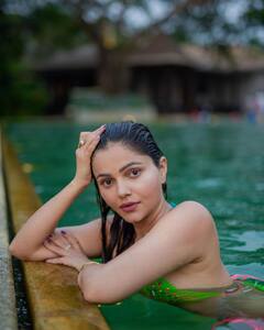 Rubina Dilaik Bikini Photos: रुबीना दिलैक के बिकिनी अवतार को देख छूटे फैंस के पसीने, देखें सिजलिंग फोटोज