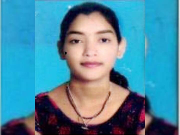Raigarh Girl Students Kunti Sahoo and Suman Patel State top in Chhattisgarh board exam ANN Chhattisgarh Board Result: छत्तीसगढ़ बोर्ड परीक्षा के नतीजे घोषित, रायगढ़ के मजदूर की बेटी ने किया स्टेट टॉप