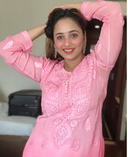 ਸੋਸ਼ਲ ਮੀਡੀਆ 'ਤੇ ਅਕਸਰ ਆਪਣਾ ਡੰਕ ਵਜਾਉਣ ਵਾਲੀ ਰਾਣੀ ਚੈਟਰਜੀ ਆਪਣੀਆਂ ਦਿਲਕਸ਼ ਤਸਵੀਰਾਂ ਇੰਸਟਾਗ੍ਰਾਮ 'ਤੇ ਸ਼ੇਅਰ ਕਰਦੀ ਰਹਿੰਦੀ ਹੈ।