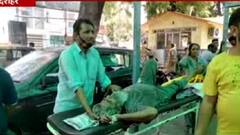 Bulandshahr में स्वास्थ्य व्यवस्था फेल, सरकारी एंबुलेंस को धक्का लगाते दिखे कर्मी