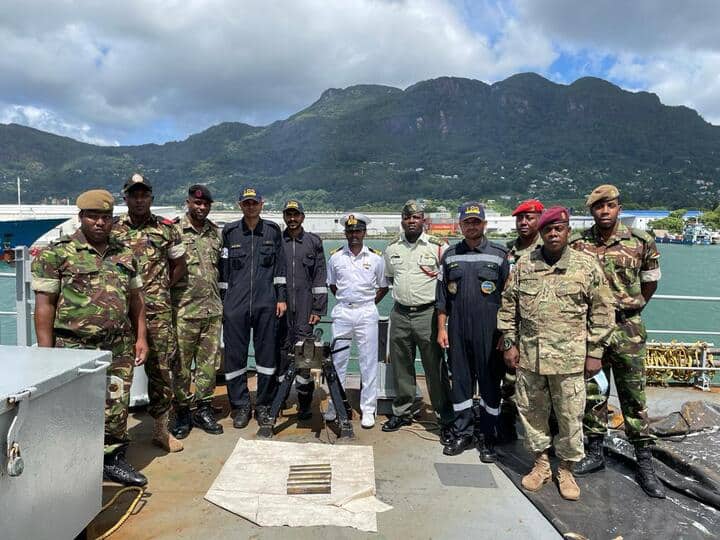 India hands over three saluting guns and patrolling boat to Seychelles under mission-Sagar in Indian Ocean region ann Indian Ocean Mission Sagar: मिशन-सागर के तहत भारत ने सेशेल्स को भेजी ये मदद, INS घड़ियाल का किया गया इस्तेमाल