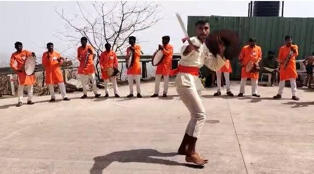 पुरंदर किल्ला संभाजी महाराजांचे जन्मस्थान असल्याने इथे विविध कार्यक्रमांचे आयोजन करण्यात आलं आहे.