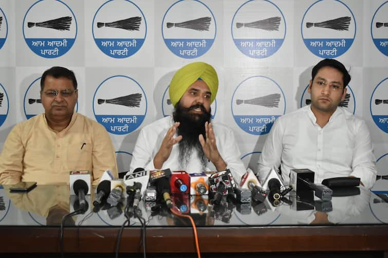 For self-serving agendas, previous governments deliberately damaged thermal plants of Punjab: Malwinder Singh Kang ਮਾਨ ਸਰਕਾਰ ਬੰਦ ਪਏ ਥਰਮਲ ਪਲਾਂਟਾਂ ਨੂੰ ਫਿਰ ਕਰ ਰਹੀ ਹੈ ਸ਼ੁਰੂ, ਜਲਦੀ ਖ਼ਤਮ ਹੋਵੇਗੀ ਬਿਜਲੀ ਸਮੱਸਿਆ : ਮਲਵਿੰਦਰ ਕੰਗ