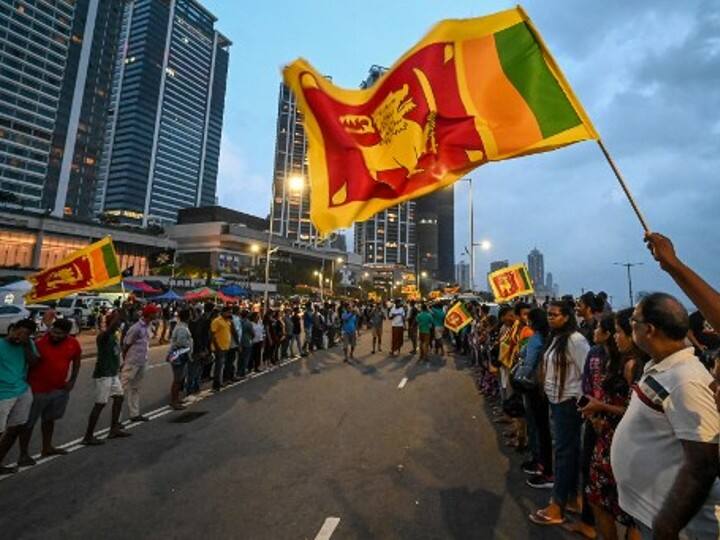 Sri Lanka Nationwide Curfew Imposed from 8 PM on Monday 16th May to 5 AM 17th May Sri Lanka Curfew: ফের শ্রীলঙ্কায় কার্ফু, সোমবার রাত থেকে শুরু