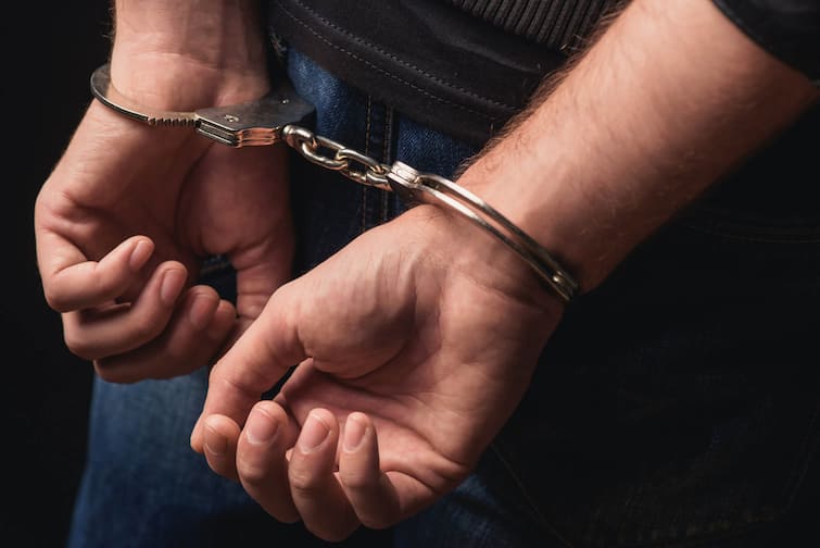 Faridabad Crime News five years arrested in crores of rupees fraud and rape case Faridabad Crime News: करोड़ों रुपए की धोखाधड़ी और बलात्कार के मामले में पांच साल से फरार आरोपी गिरफ्तार