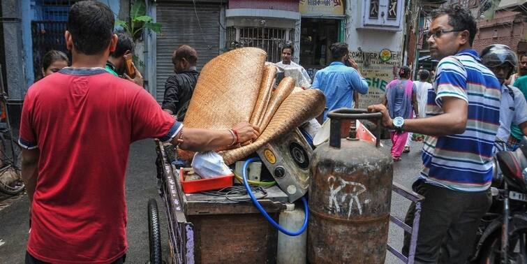 fear of house collapsed! Even in the crack-panic neighborhoods of Bowbazar Bowbazar House Crack: এই বুঝি ভেঙে পড়ল বাড়ি! বউবাজারের ফাটল-আতঙ্ক পাশের পাড়াগুলিতেও