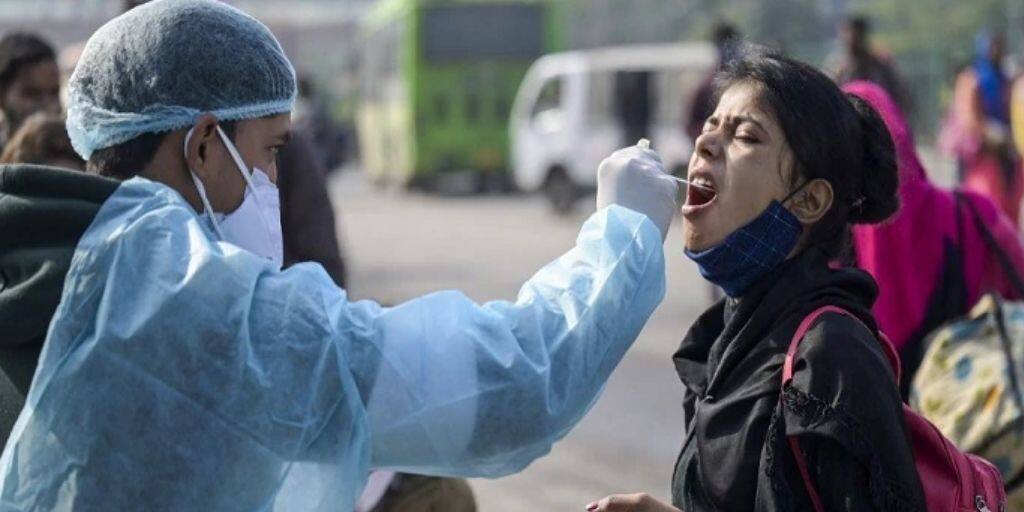 India Corona Update: দেশে ফের বাড়ল দৈনিক সংক্রমণ, একদিনে মৃত্যু ১১ জনের India Corona Update: India reports 2,858 fresh cases, 3,355 recoveries, and 11 deaths in the last 24 hours India Corona Update: দেশে ফের বাড়ল দৈনিক সংক্রমণ, একদিনে মৃত্যু ১১ জনের