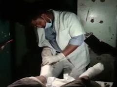 Rajasthan News: मोबाइल की टॉर्च जलाकर अस्पताल में हुआ मरीजों का इलाज, शार्ट सर्किट से बिजली गुल, जानें पूरा मामला