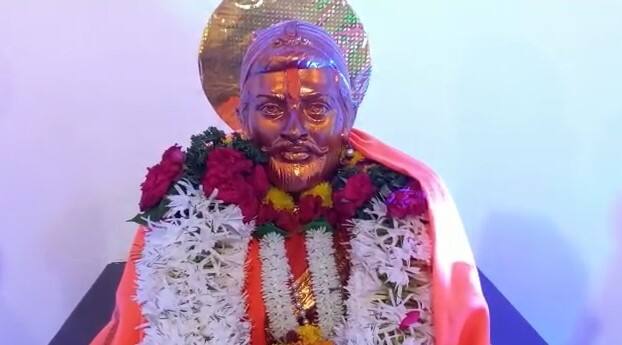 ते एक कुशल संघटक होते. मराठ्यांच्या 15 पट असणाऱ्या मुघलांशी शंभूरायांनी एक हाती लढा दिली. त्यांनी सुमारे 120 युद्धे लढली. यापैकी एकाही लढाईत त्यांना अपयश आले नाही. त्यांनी 120 युद्धे जिंकली. यामुळे त्यांना अजिंक्य म्हटलं जातं.