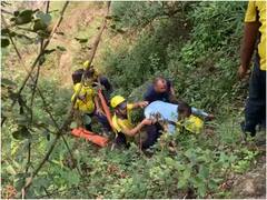 Chardham Yatra 2022: रुद्रप्रयाग-गौरीकुंड के बीच NH से गुजर रहा SUV खाई में गिरा, बाल-बाल बची 8 जानें