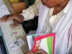 Chhattisgarh News: वोटर ID कार्ड के बिना नहीं मिल रहा राशन, जनता ने लगाया ये आरोप