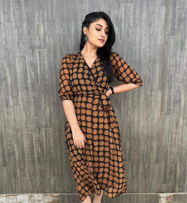 அப்படி அவர்களின் எதிர்ப்பார்ப்பை நிறைவேற்றிய நிகழ்ச்சிகளில் ஒன்று தான் குக் விக் கோமாளி.