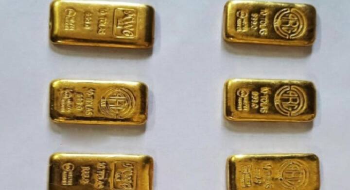 MCX पर शुक्रवार को सोने की कीमत 49,909 रुपये प्रति 10 ग्राम पर बंद हुई.
