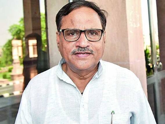 Rajasthan: रेप केस में राजस्थान के मंत्री के बेटे को गिरफ्तार करने पहुंची पुलिस, मंत्री बोले- जांच में करूंगा पूरा सहयोग Rajasthan: रेप केस में राजस्थान के मंत्री के बेटे को गिरफ्तार करने पहुंची पुलिस, मंत्री बोले- जांच में करूंगा पूरा सहयोग