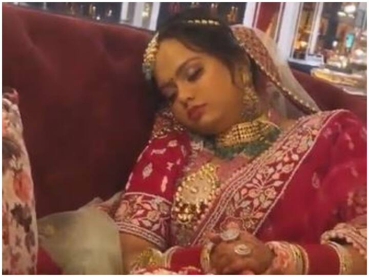 groom and pandit waited in mandap, bride slept video going viral