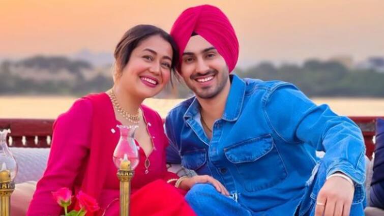 Neha Kakkar's singer-husband Rohanpreet Singh robbed, valuables including diamond ring stolen from Mandi hotel, know in details Robbery: ডাকাতের খপ্পরে নেহা কক্করের স্বামী, খোওয়ালেন মূল্যবান দ্রব্য