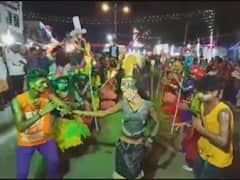 Annavaram Temple: అన్నవరం ఉత్సవాల్లో అపచారం - భక్తి పాటలకు బదులుగా అశ్లీల నృత్యాలు, ముక్కున వేలేసుకున్న భక్తులు