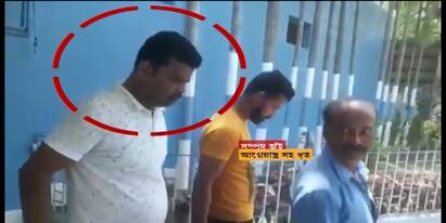 Purba Burdwan a video of Trinamool MLA of East Burdwan with firearms goes viral Purba Burdwan News: আগ্নেয়াস্ত্র-সহ ধৃত দুষ্কৃতীর সঙ্গে পূর্ব বর্ধমানের খণ্ডঘোষের তৃণমূল বিধায়কের ছবি ভাইরাল