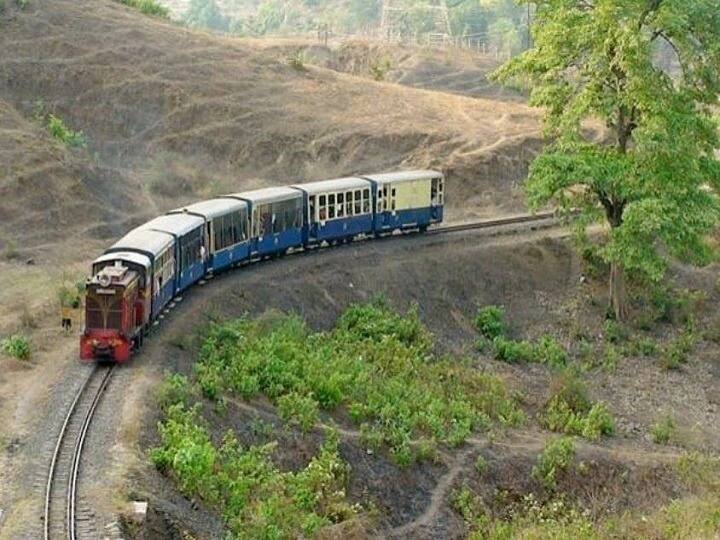 Maharashtra news  Demand for start  Neral-Matheran mini train  service stalled for last two years. नेरळ - माथेरान मिनी ट्रेन सुरू करण्याची मागणी, गेल्या दोन वर्षांपासून रेल्वेसेवा ठप्प