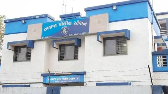 ભાવનગર : તળાજામાં પ્રોફેસર પતિના ત્રાંસથી પત્નીનું મૃત્યુ થયાના આરોપ