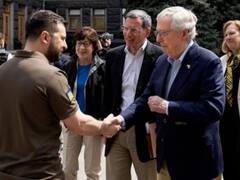 Russia Ukraine War: अचानक यूक्रेन पहुंचा अमेरिकी सांसदों का दल, जेलेंस्की से मिलकर बोले- जंग में US साथ खड़ा है