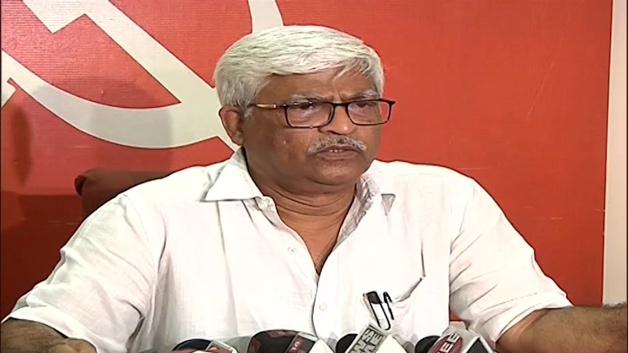 Sujan Chakrobarty: ‘১০ মাস পরে ভোটে জেতার সুযোগ পেতেই মখ্যমন্ত্রী বদল ’, কটাক্ষ সুজনের। Bangla News