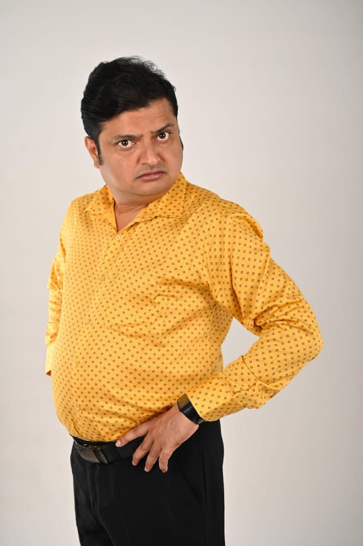 স্পার্ম ডোনেশন ও  তার প্রভাব কীভাবে এক দম্পতির জীবনে পড়বে, সেই গল্পই দর্শকের সামনে তুলে ধরতে চলেছেন আতিউল ইসলাম।