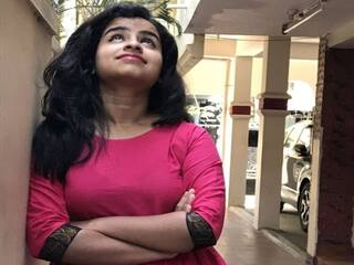 Sivangi Krishnakumar : ”ஏதோ சூப்பர் சிங்கர்ல பாடுனதால என் வண்டி ஓடுது” : ஷிவாங்கி ஜாலி டாக்..