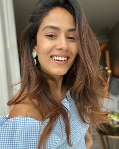 Photos: खिलखिलाती हंसती-मुस्कुराती दिखीं Mira Kapoor, सन्डे मोड में नजर आईं एक्ट्रेस