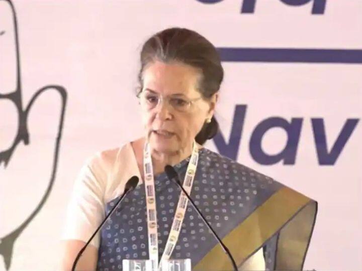 'Bharat Jodo Yatra' to start across the country from October 2: Sonia Gandhi Sonia Gandhi in Chintan Shivir: 2 ऑक्टोबरपासून देशभरात सुरू होणार 'भारत जोडो यात्रा': सोनिया गांधी
