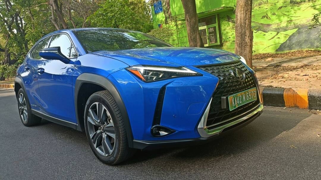 Lexus ux 300e electric suv review should they launch it here Lexus UX 300e: বিলাসের সঙ্গে পাওয়ারের মেলবন্ধন, নজর টানবে লেক্সাসের নয়া বৈদ্যুতিক গাড়ি