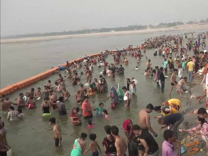 हर साल यहां ये त्योहार धूमधाम से मनाया जाता है. इस दौरान लोगों ने स्नान करने के बाद दान और पूजा-पाठ भी करते हैं.