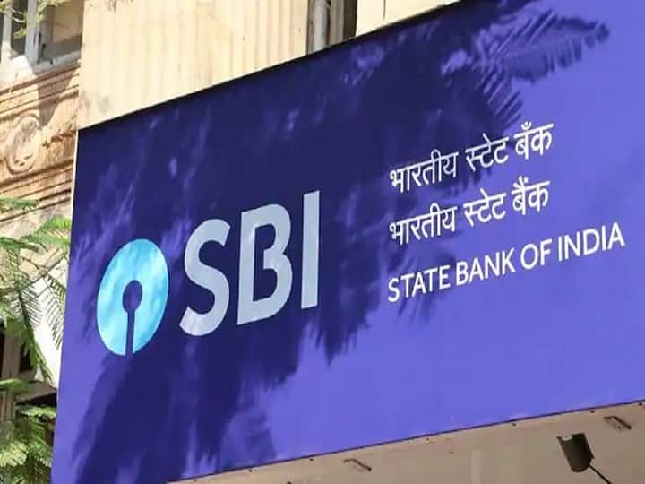 State bank of india SBI loan rate SBI mclr rate hike sbi home loan interest rate check here SBI के करोड़ों ग्राहकों को लगा बड़ा झटका, आपने भी लिया है लोन तो फिर बढ़ गई आपकी EMI