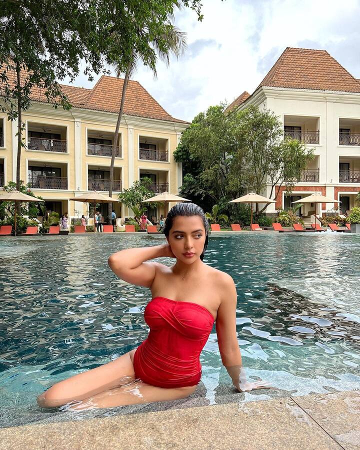 रूही ने अब तक अपने करियर में कई हिट सीरीज और फिल्मों में काम किया है. जिसमें मोसागल्लू, चक्रव्यू और रनअवे लुगाई का नाम शामिल है.